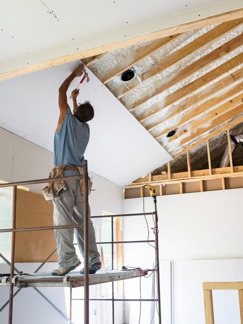 Empresa de reformas en O Grove especializada en pintura y pladur